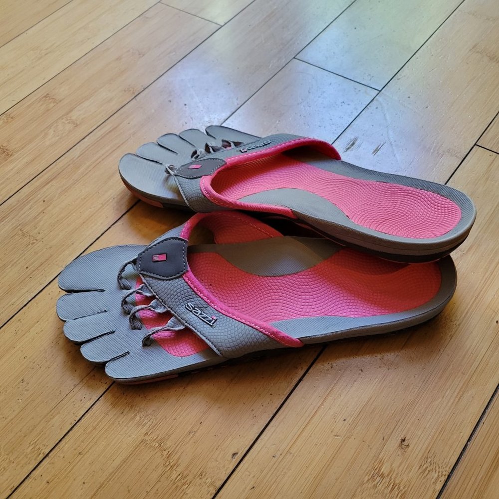 Sazzi pink and gray sandals. Size 9